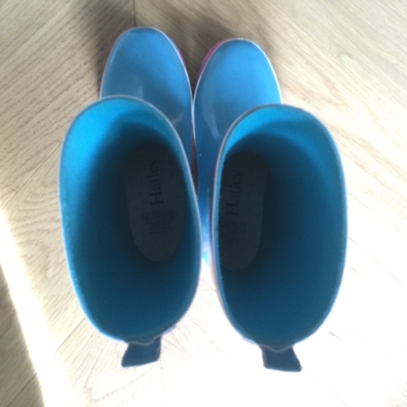 Hatley Girl's Fun Hearts Shiny Rain Boots Aqua and pink - Picture 8 of 9